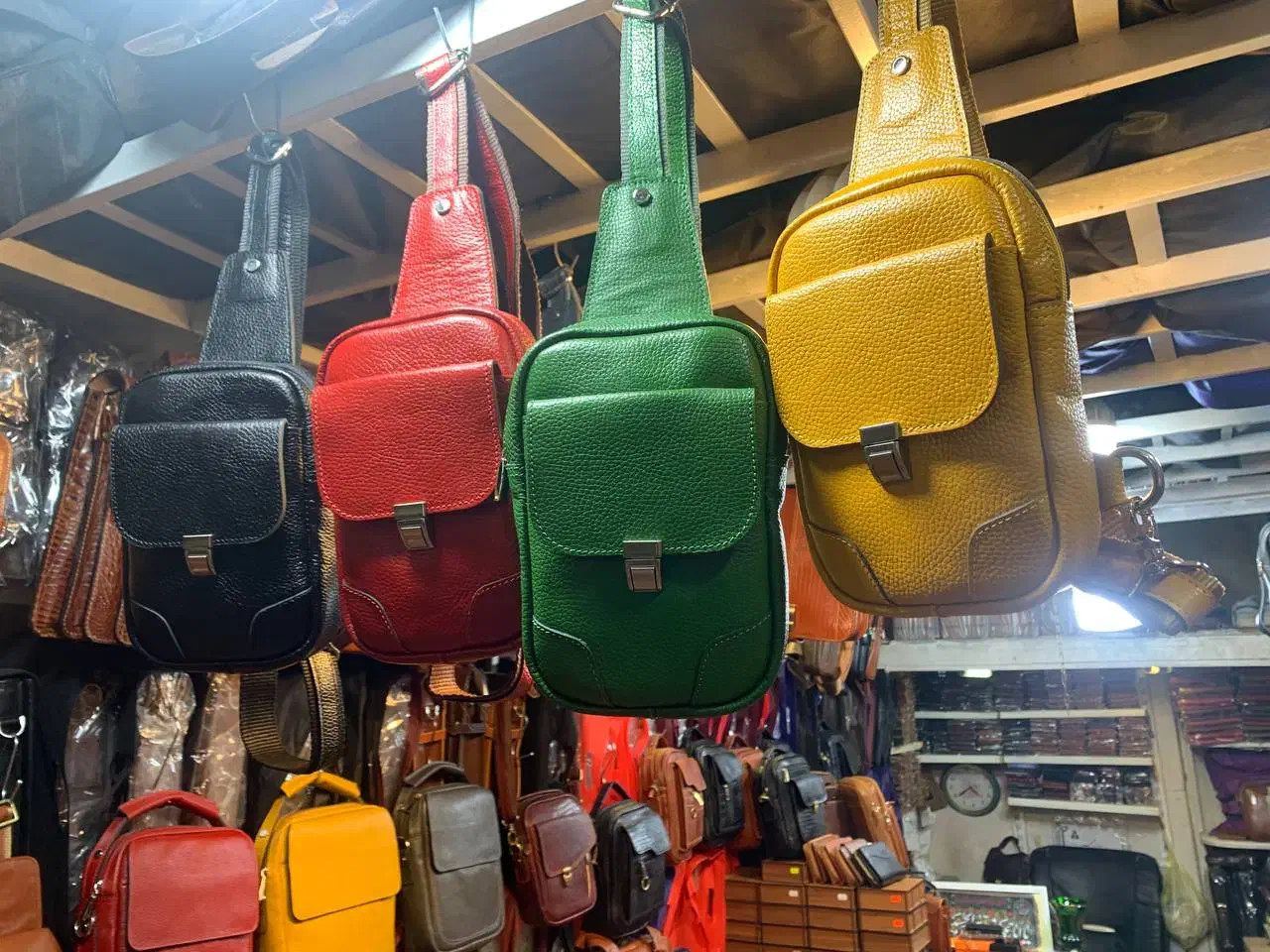 بادی بگ یا کیف آغوشی چرم طبیعی|کیف، کفش، کمربند|قم, حاج زینل|دیوار