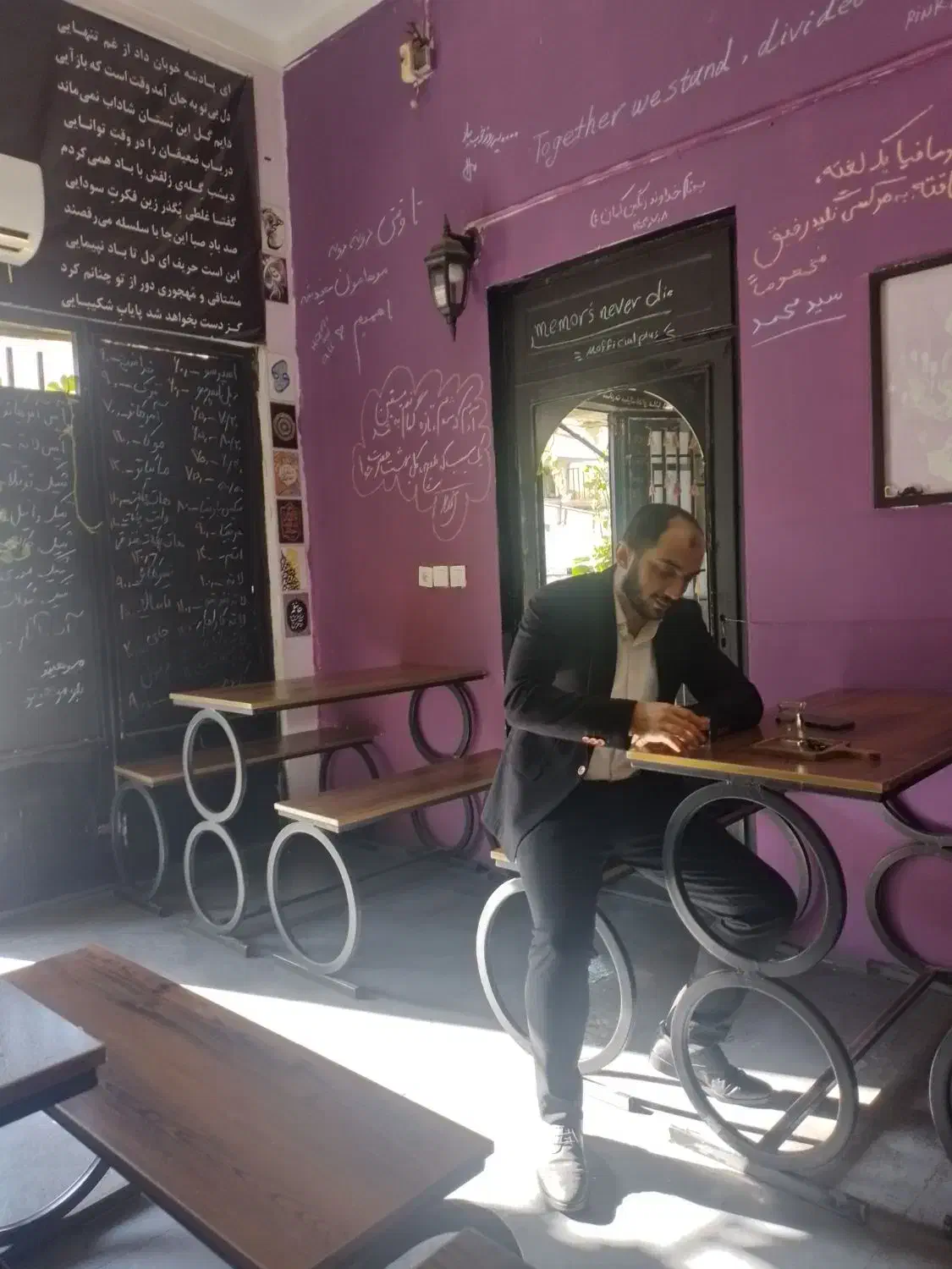 شاگردجهت کاردرقهوه فروشی|استخدام خدمات فروشگاه و رستوران|گرگان, |دیوار