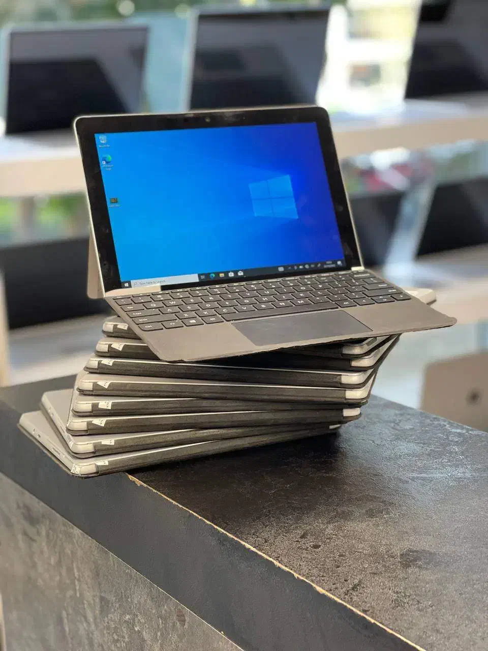 سرفیس پرو گوو  Microsoft GO 1|رایانه همراه|تهران, فلسطین (میدان انقلاب)|دیوار