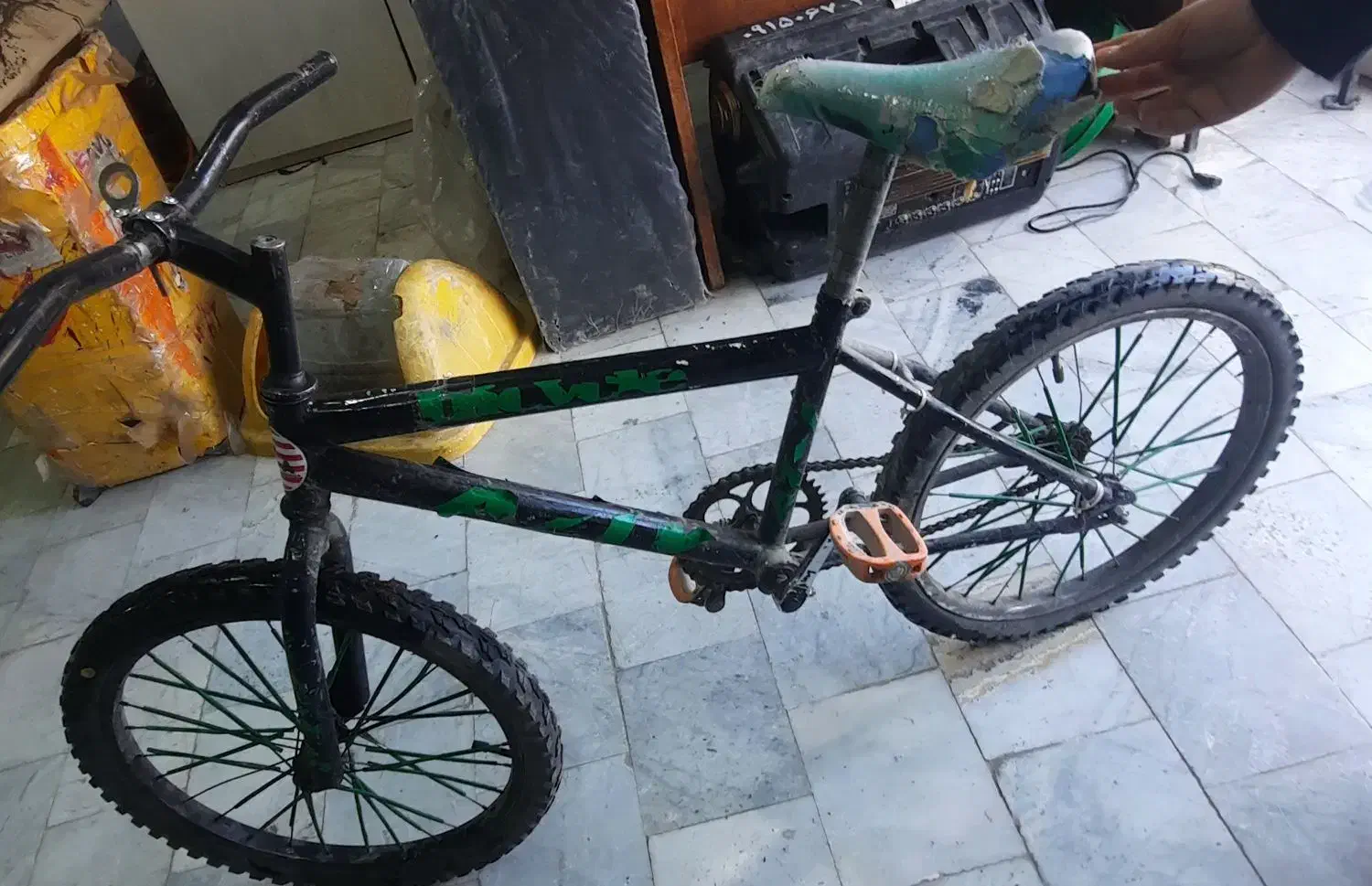 تر تمیز|دوچرخه، اسکیت، اسکوتر|آشخانه, |دیوار