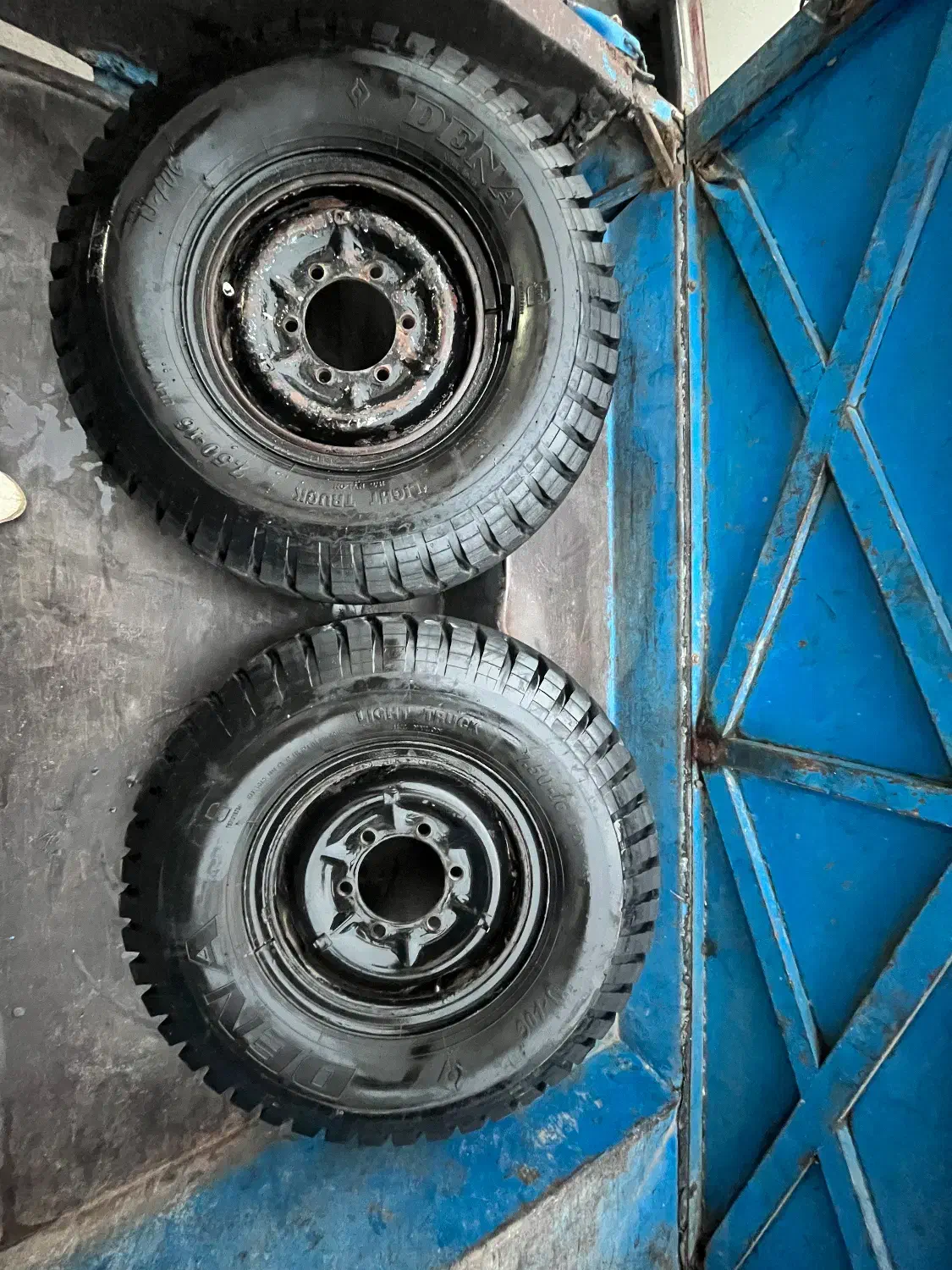 لاستیک نیسان|قطعات یدکی و لوازم جانبی|لاهیجان, گلستان|دیوار