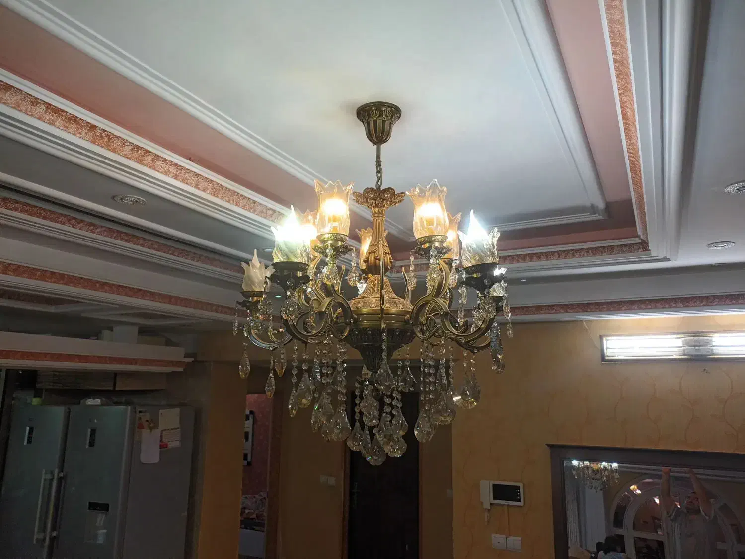 لوستر|لوستر و چراغ آویز|کرج, ساسانی (قلمستان)|دیوار