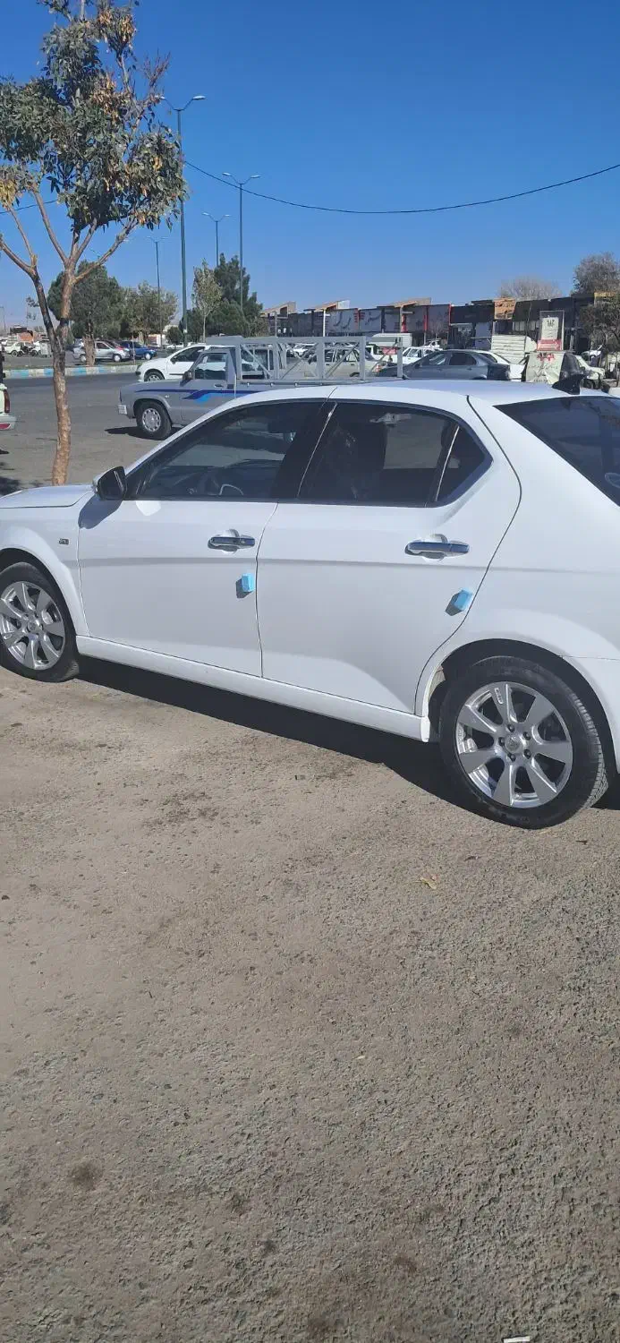 فروش فوری دنا اتومات مدل ۴۰۲|خودرو سواری و وانت|همدان, |دیوار