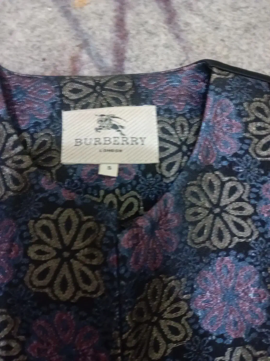 مانتو نو|لباس|شیراز, مسلم|دیوار