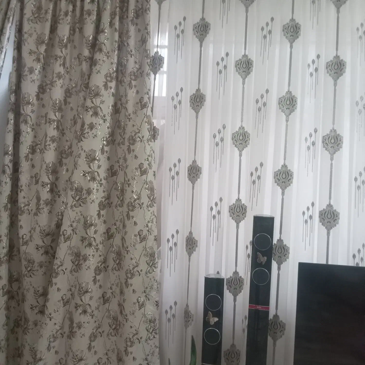 پرده ۳/۵|پرده، رانر، رومیزی|تربت‌حیدریه, ده پائین|دیوار