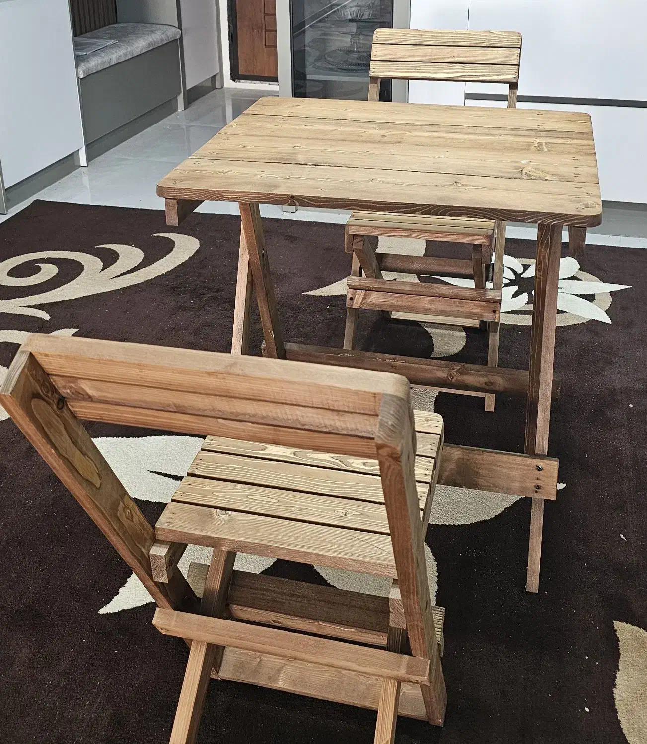 میز و صندلی چوبی و پلاستیکی تاشو|مبلمان خانگی و میز عسلی|کرج, باغستان|دیوار