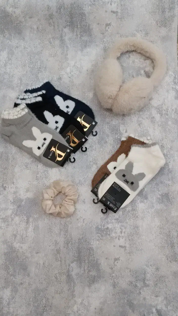 پاپوش و جوراب|لباس|بهار, |دیوار