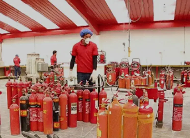 فروش و اجاره شارژ کپسول آتش نشانی /سنسور/جعبه|خدمات پیشه و مهارت|تبریز, |دیوار