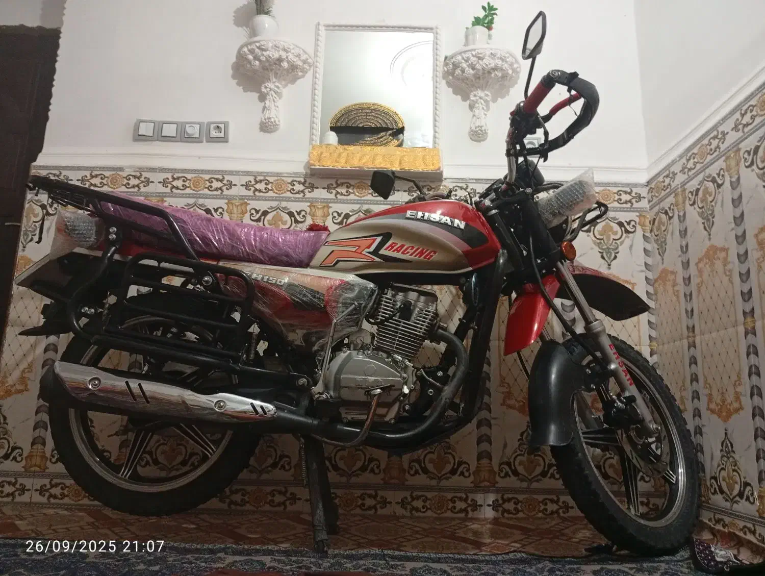 شکاری مدل 1402برج11|موتورسیکلت|بم پشت, |دیوار