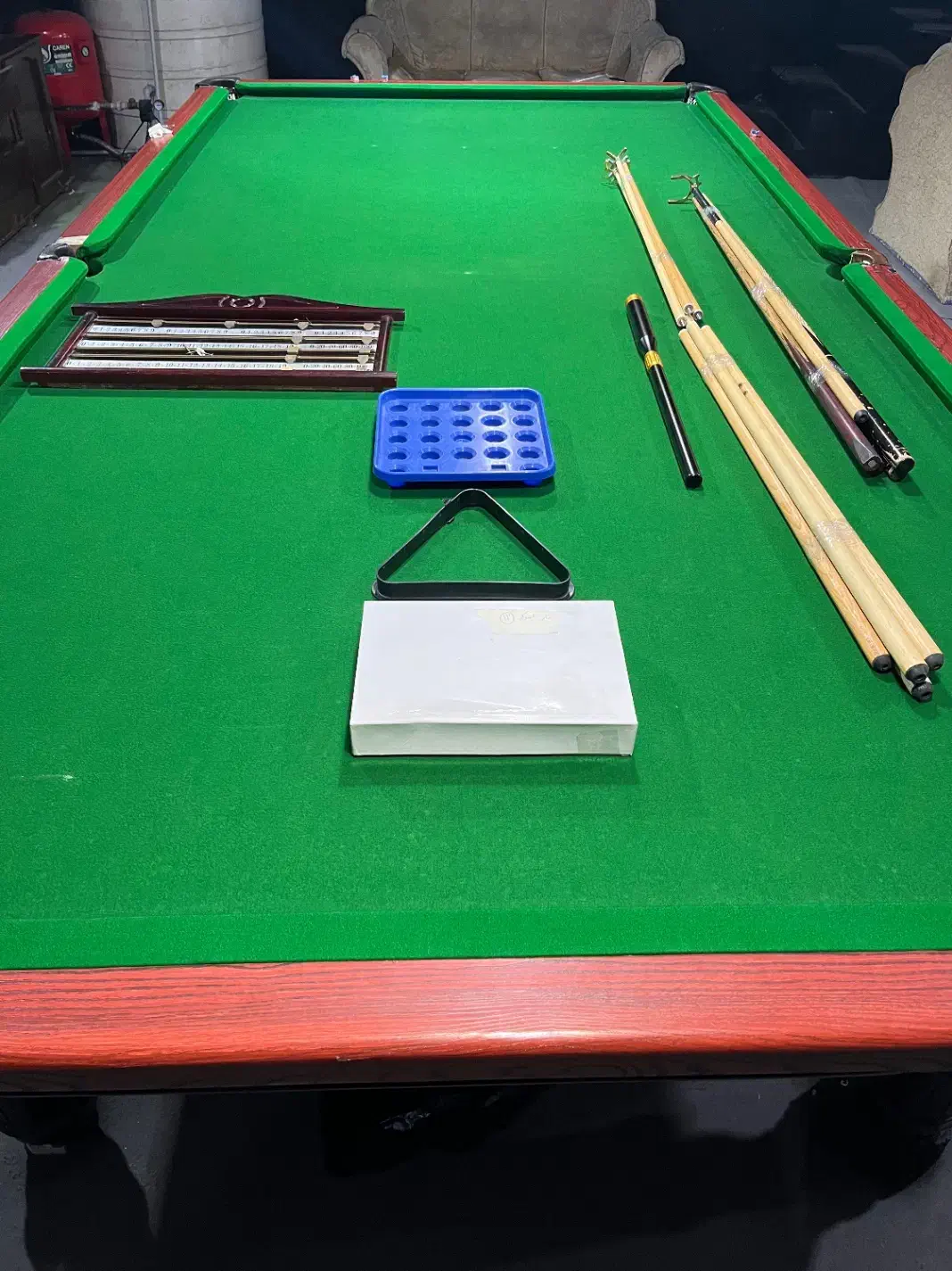 میز بیلیارد ( اسنوکر )|ورزش‌های توپی|زیرآب, |دیوار