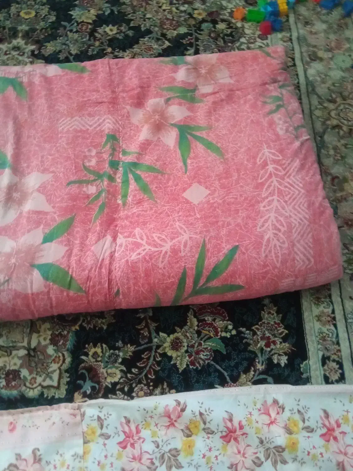 3تا پتو باربری و3تا لحاف|رختخواب، بالش، پتو|رباط‌کریم, رباط‌کریم|دیوار