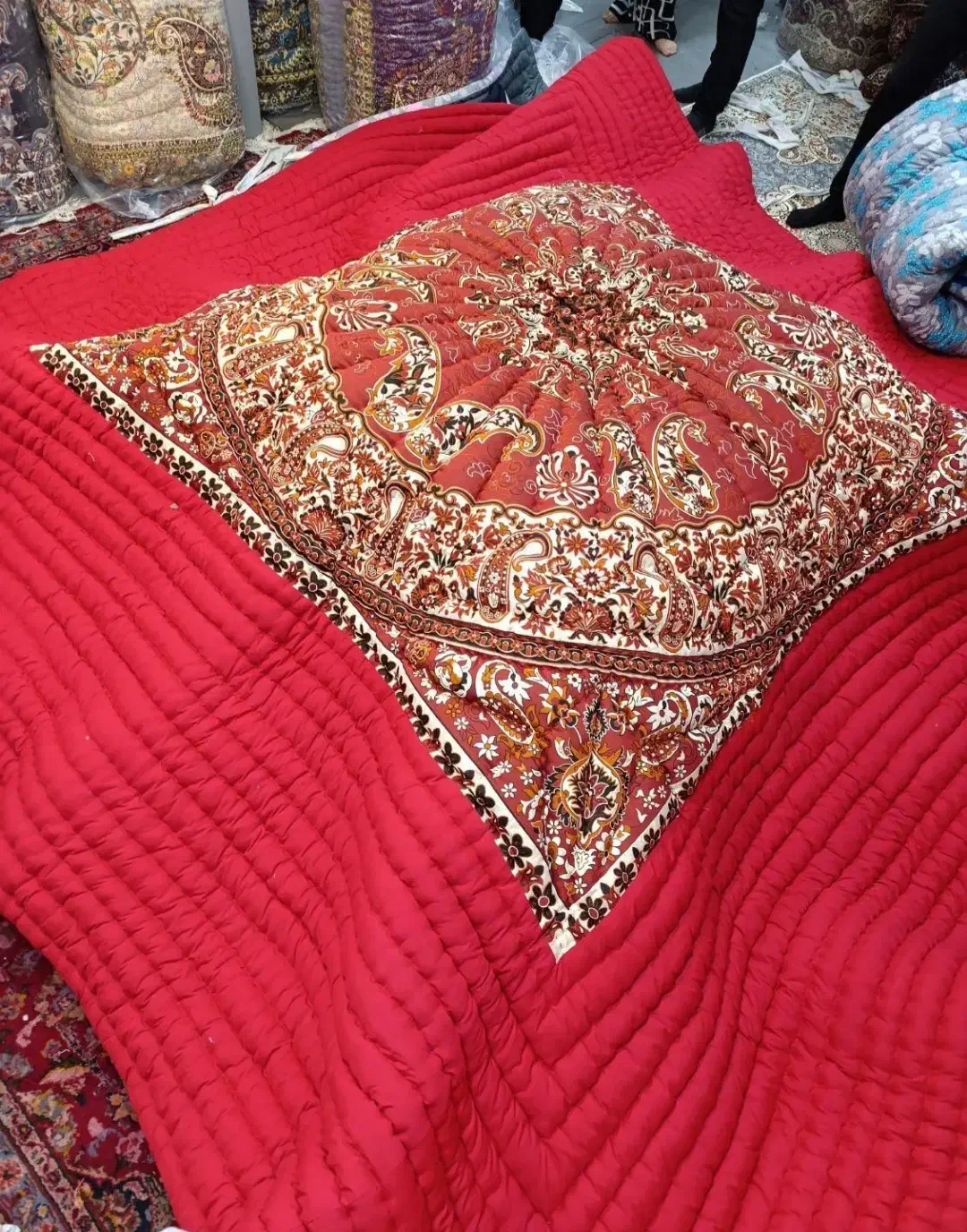 لحاف کرسی تالشی 3 در 3 سلطنتی دست دوز با لوازم|رختخواب، بالش، پتو|تهران, شهید رجایی|دیوار