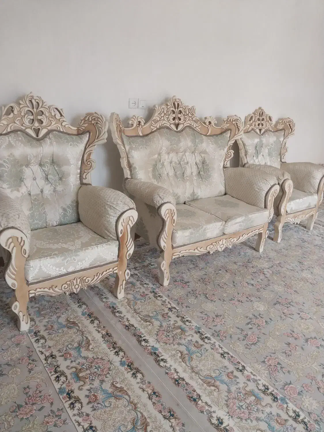 مبل سلطنتی|مبلمان خانگی و میز عسلی|زنجانرود, |دیوار