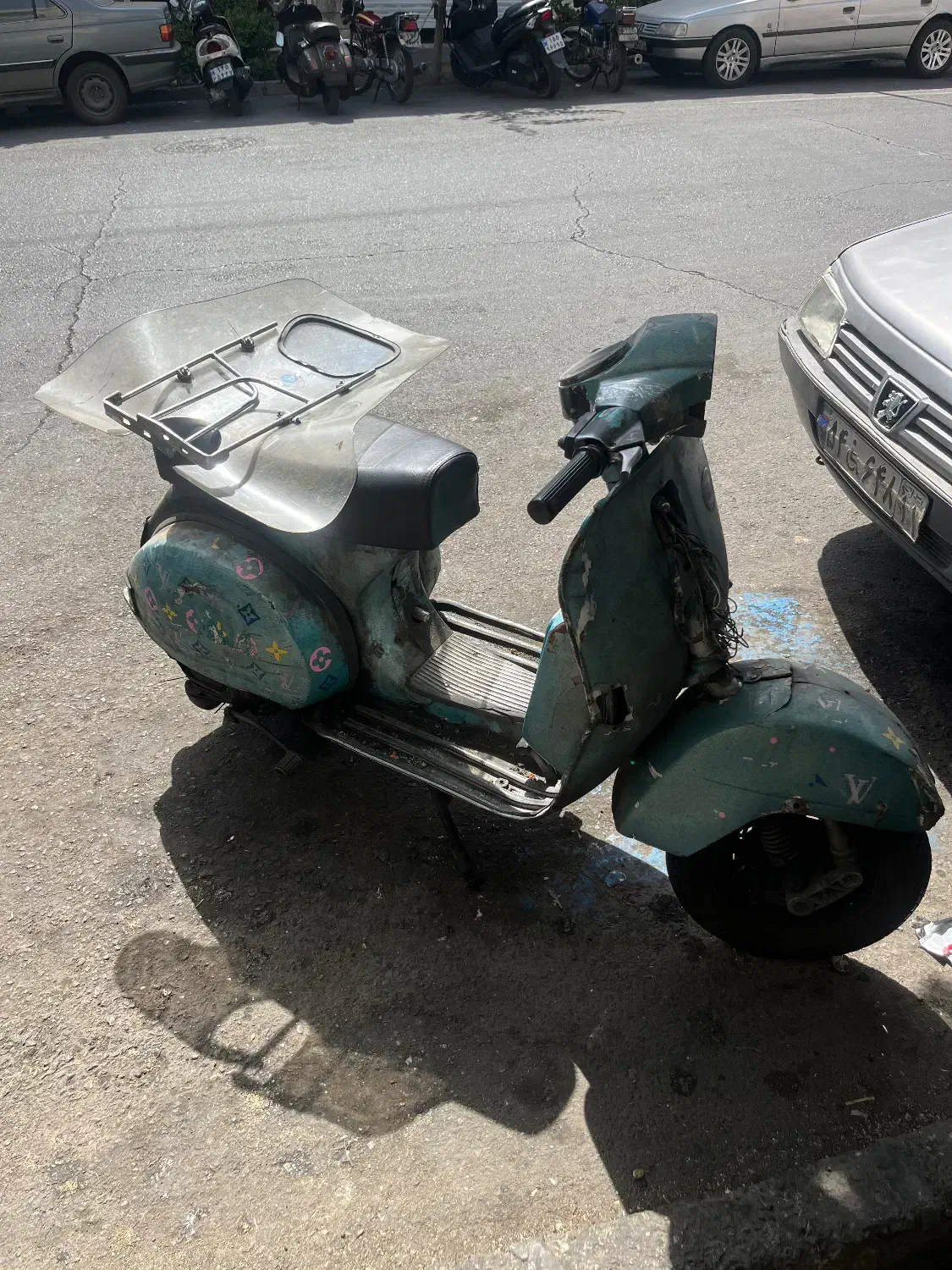 وسپا قدیمی|موتورسیکلت|تهران, فلسطین (میدان انقلاب)|دیوار