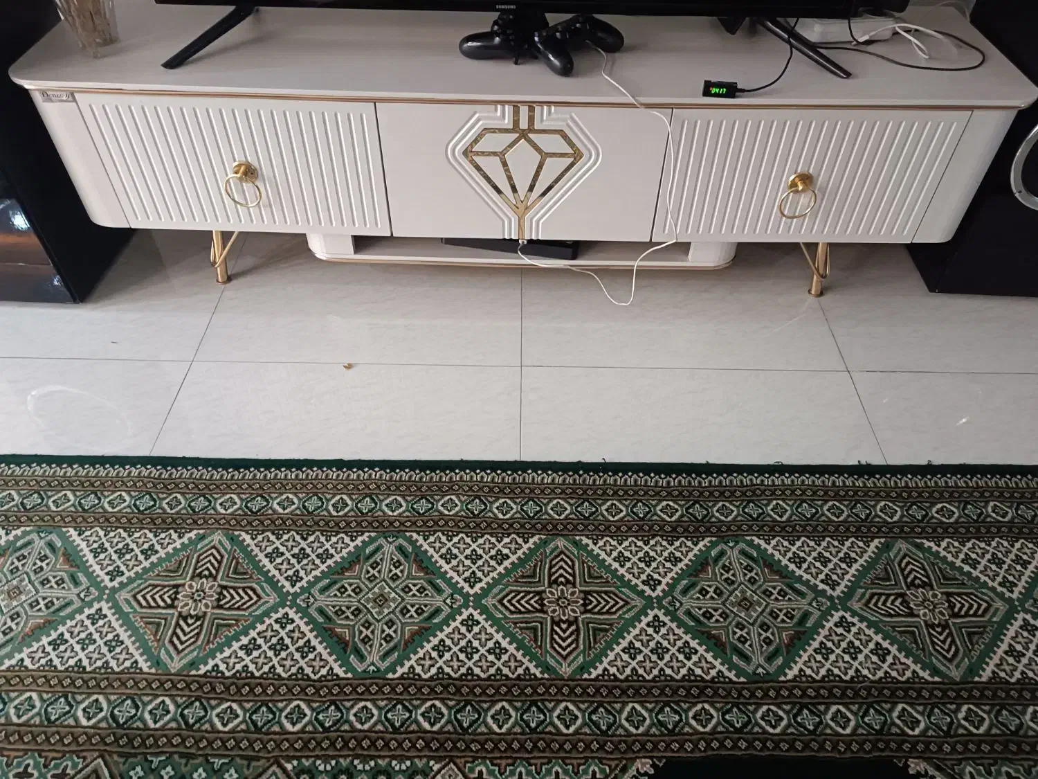 میز تلویزیون الماس|میز تلویزیون|فردیس, فرامرزیه|دیوار