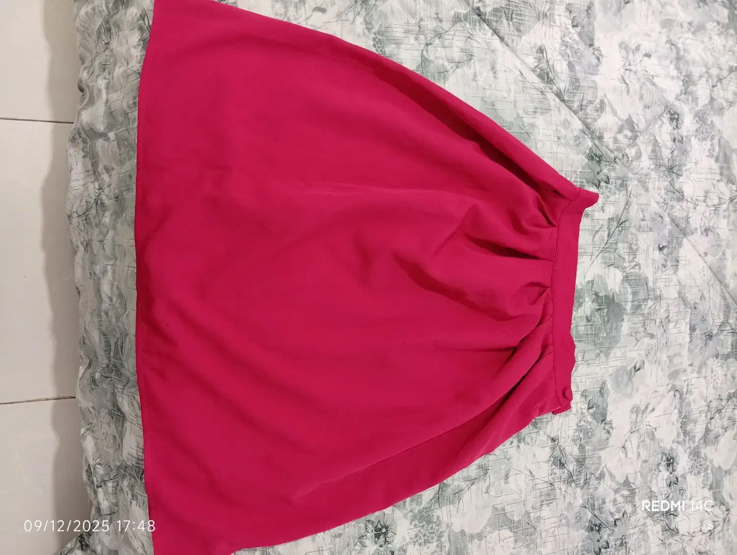 تعدادی لباس|لباس|شیراز, شهدای شهرک سعدی|دیوار