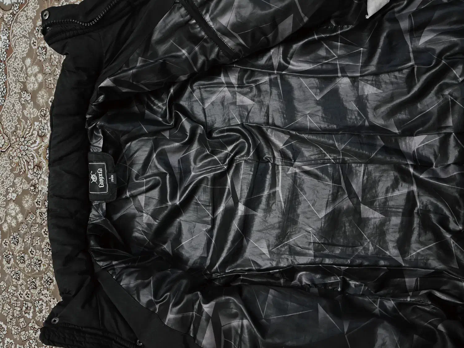 کاپشن|لباس|سنقر, |دیوار