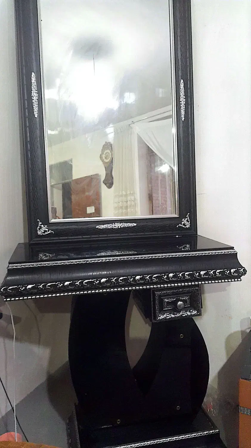 اینه و میز اینه|بوفه، ویترین، کنسول|مهاباد (آذربایجان غربی), |دیوار