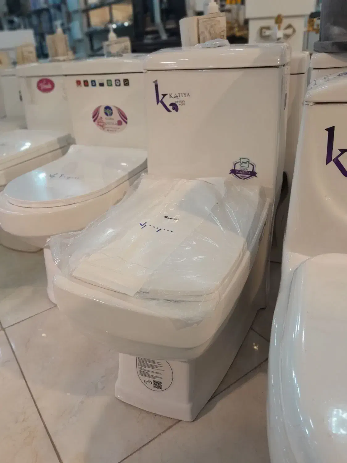 توالت فرنگی خروجی ۱۱۰توربو جت با لعاب براق|لوازم سرویس بهداشتی|شاهینشهر, شهرک گلدیس|دیوار