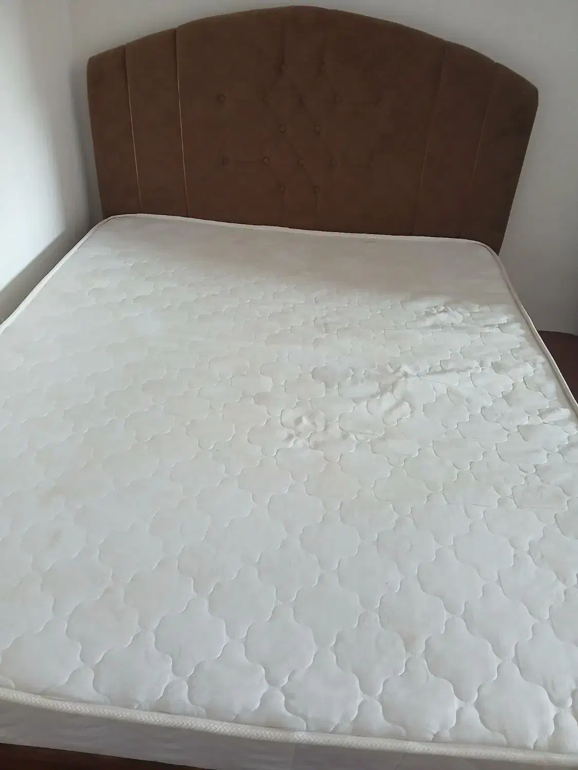 تخت دونفر چوپ|تخت و سرویس خواب|سیمین شهر, |دیوار