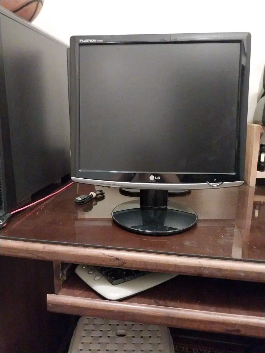 مانیتور LG Flatron|قطعات و لوازم جانبی رایانه|اصفهان, شیخ اشراق|دیوار