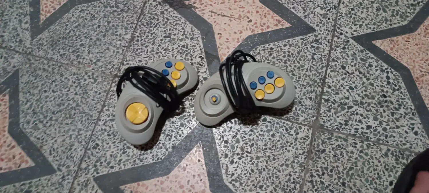 دستگاه سگا با دو دسته سالم سالم با تخفیف ویژه ویژه|کنسول، بازی ویدئویی و آنلاین|رشت, نظری|دیوار