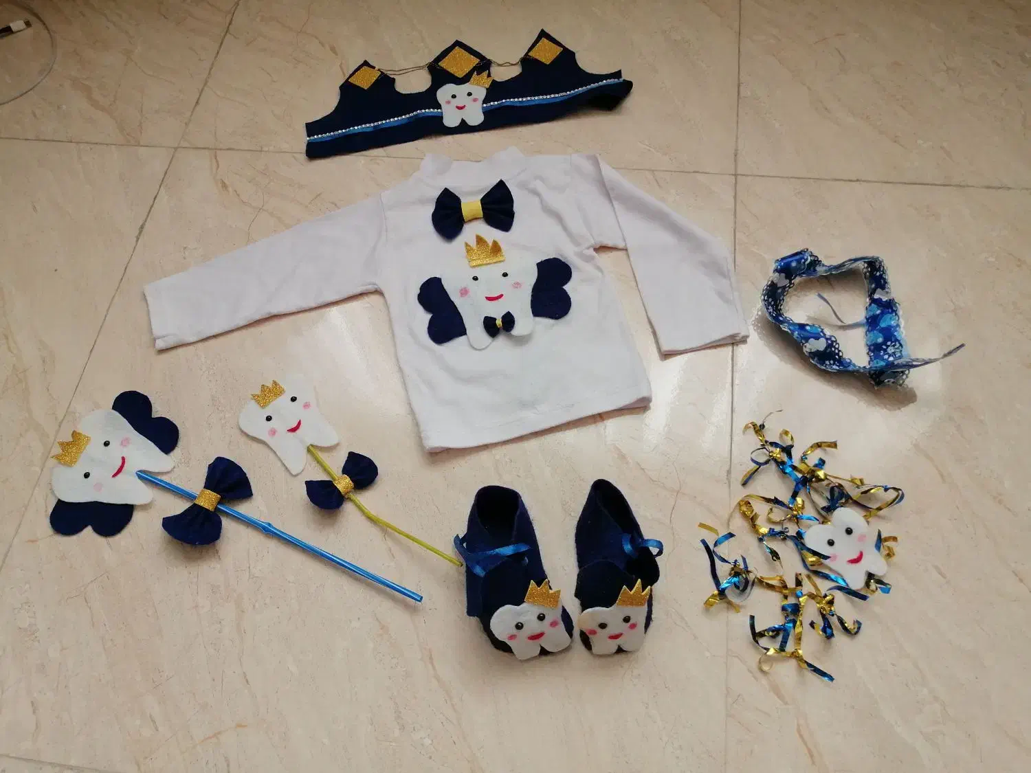 وسایل بچه|کفش و لباس بچه|مشکیندشت, |دیوار