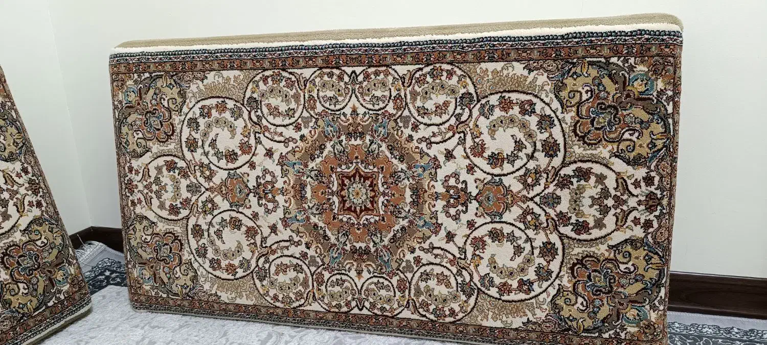 فروش پشتی طرح قالی بـا دو عدد دم دری|پشتی|چابهار, |دیوار