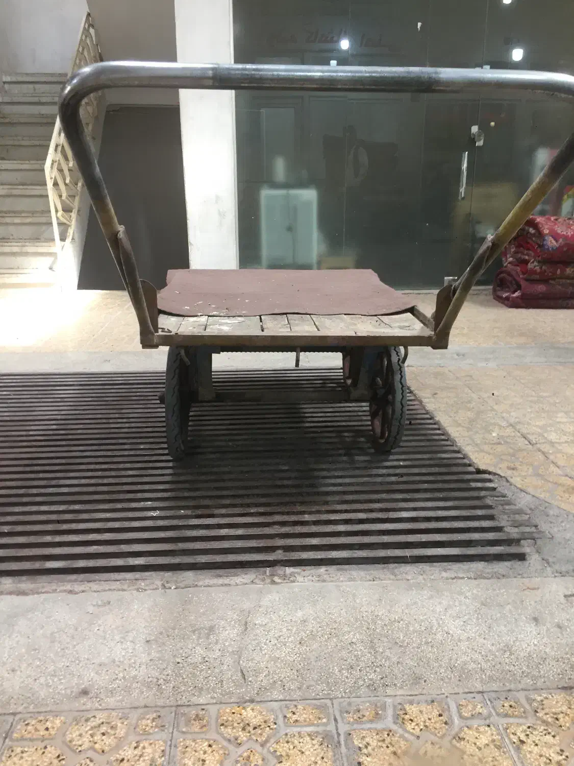 گاری|ابزارآلات|قم, ارم|دیوار