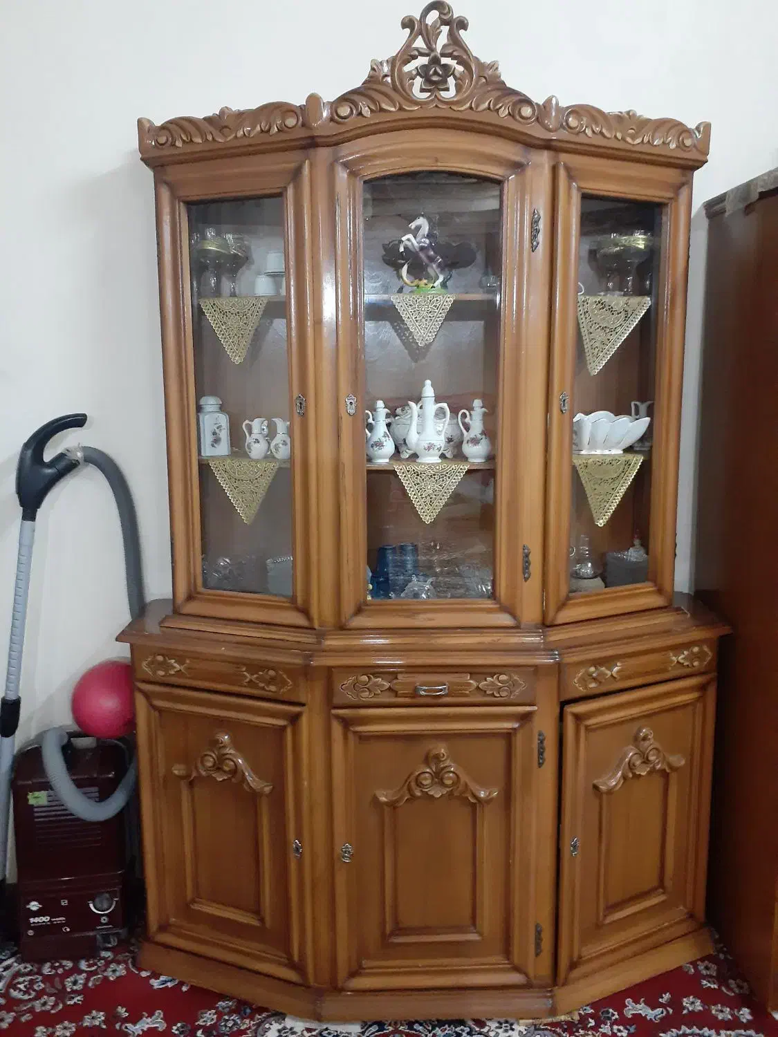 بوفه دو تیکه تمیز قیمت هفت صد هزار تومان شهسواران|بوفه، ویترین، کنسول|معصومیه, |دیوار