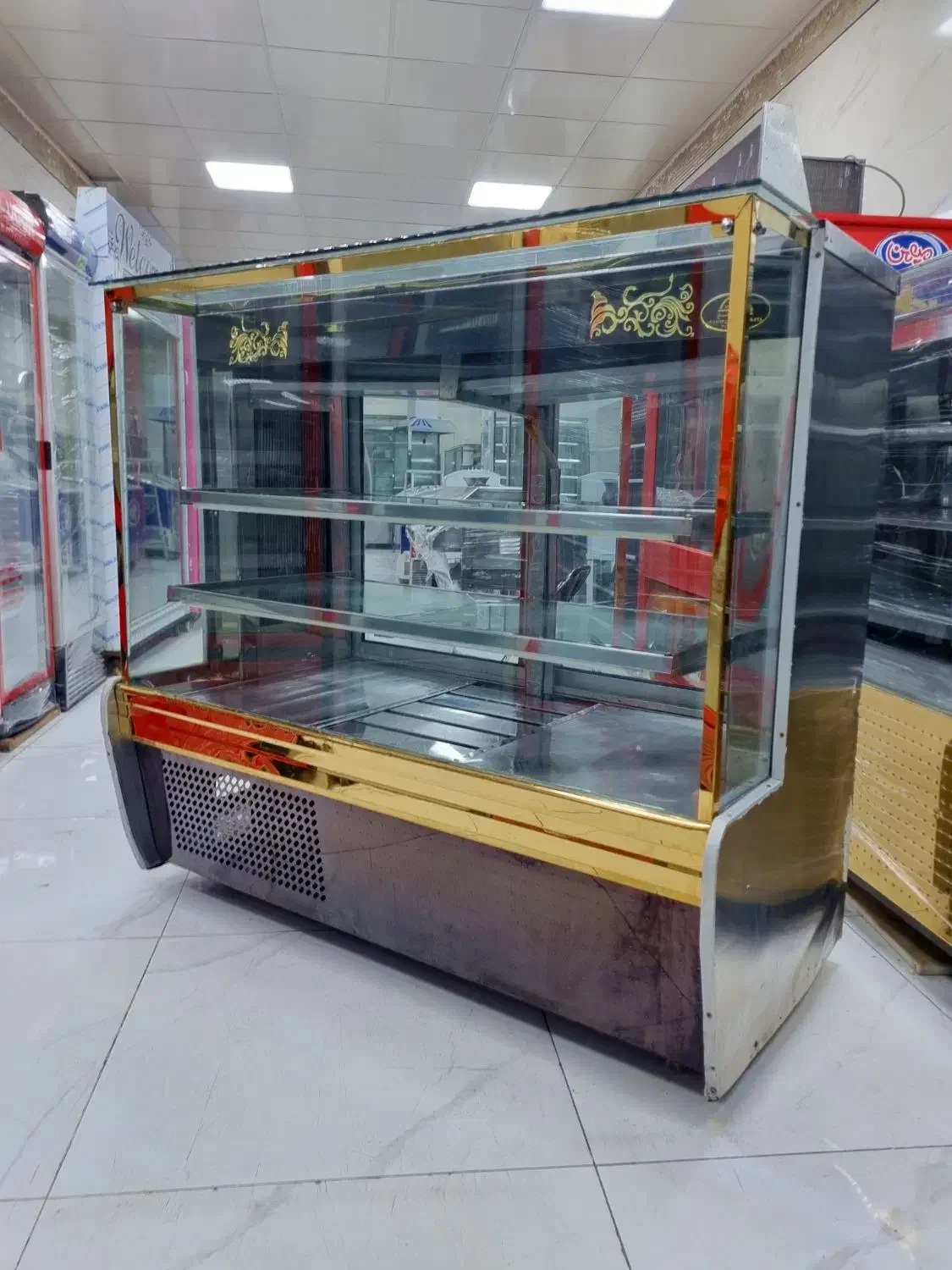 یخچال مکعبی ویترینی نما دودی درحد|فروشگاه و مغازه|نسیمشهر, |دیوار