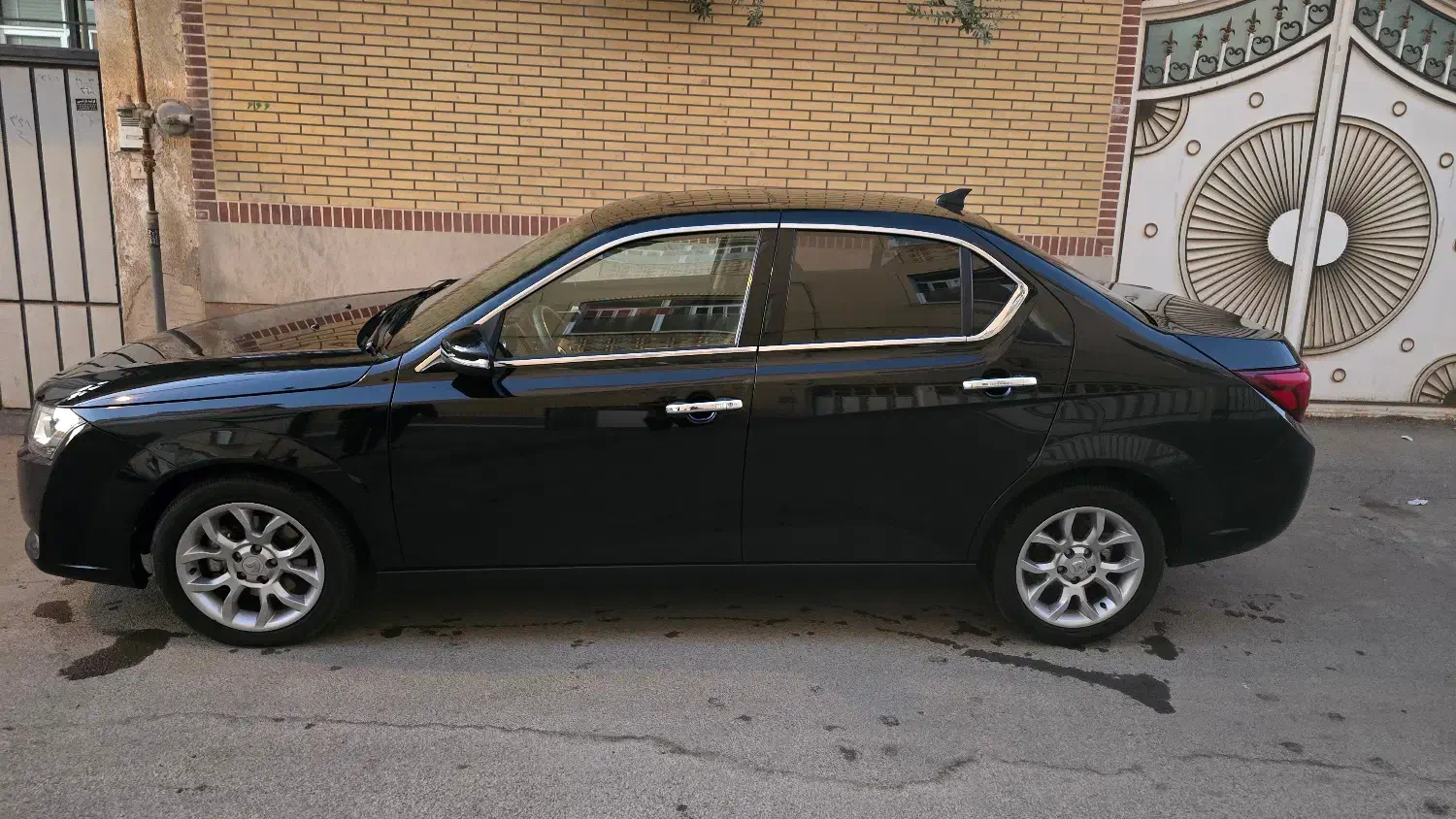 دنا پلاس توربو 6سرعته دستی، سرامیک شده، سانروف1402|خودرو سواری و وانت|کاشان, شریعتی|دیوار