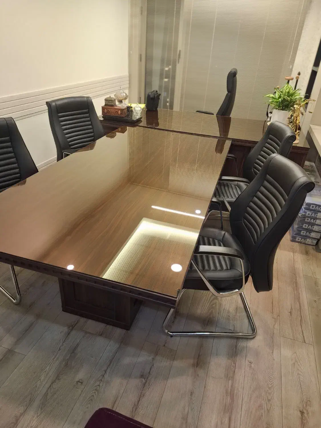 میز کنفرانس با ۴ صندلی|دفتر کار|ارومیه, |دیوار