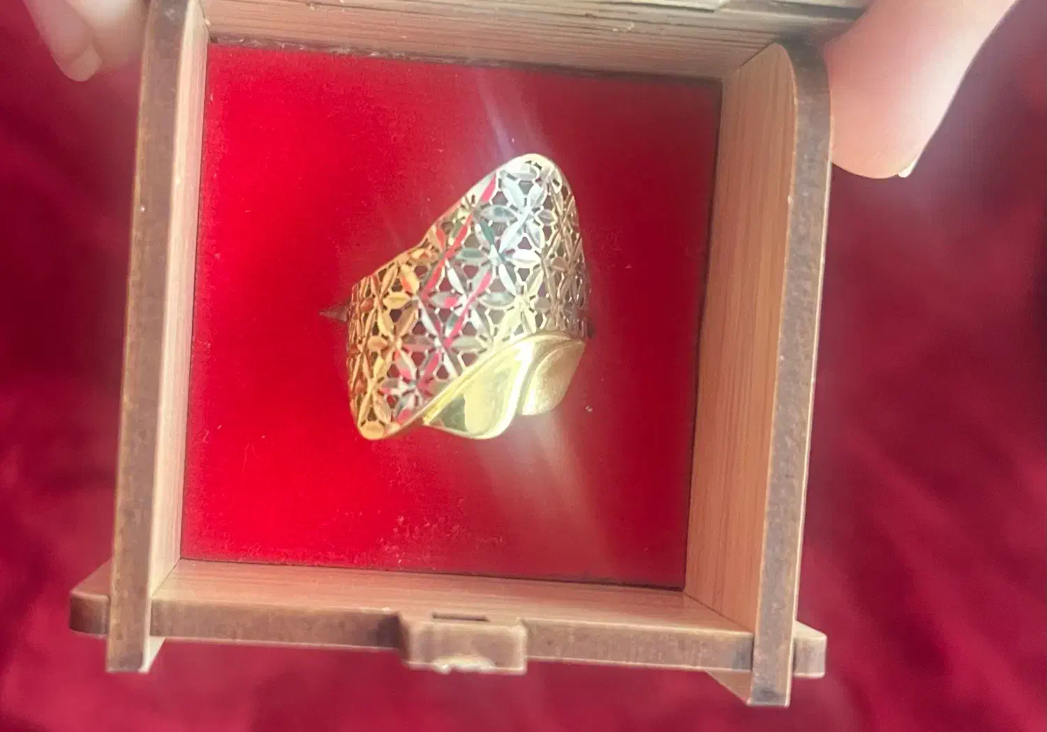 انگشتر|جواهرات|میانه, |دیوار