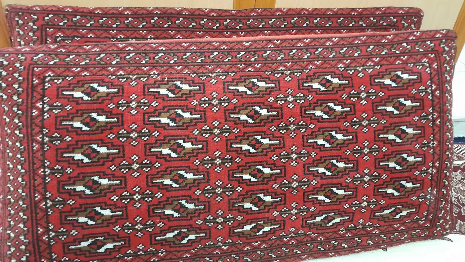 یک جفت پشتی و تکیه در حد نو برای ویلا باغ منزل|پشتی|کرج, فاز ۳ گوهردشت|دیوار