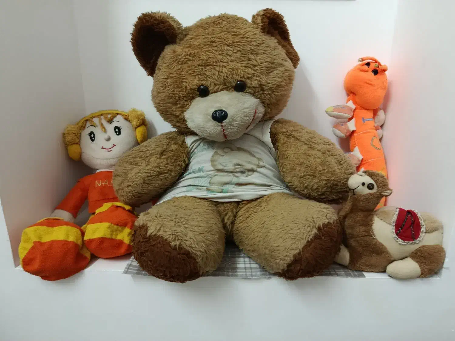 وسایل بچه|اسباببازی بچه|کاشان, درب جوشقان|دیوار