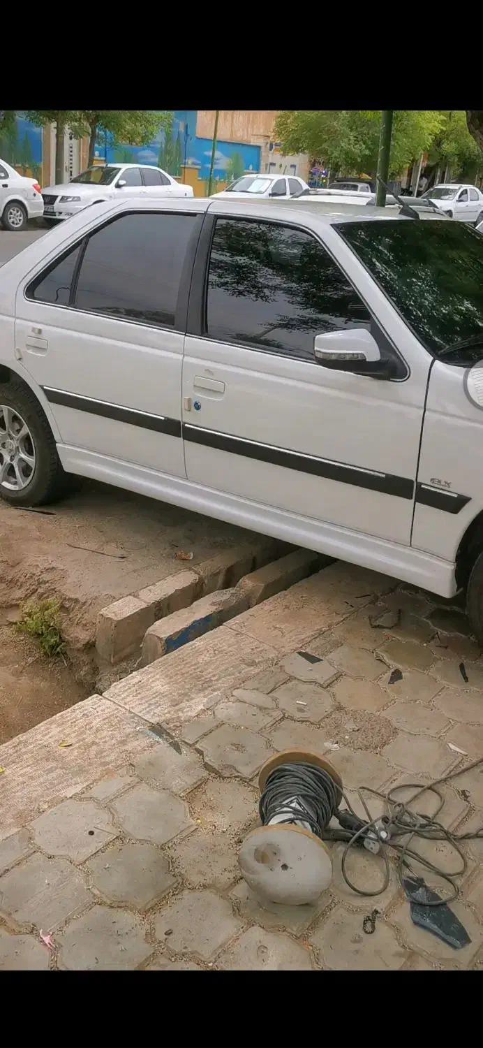 شیشه دودی حرفه ایی خودرو / عایق حرارت و ضد UV|خدمات موتور و ماشین|کاشان, بازار کاشان|دیوار