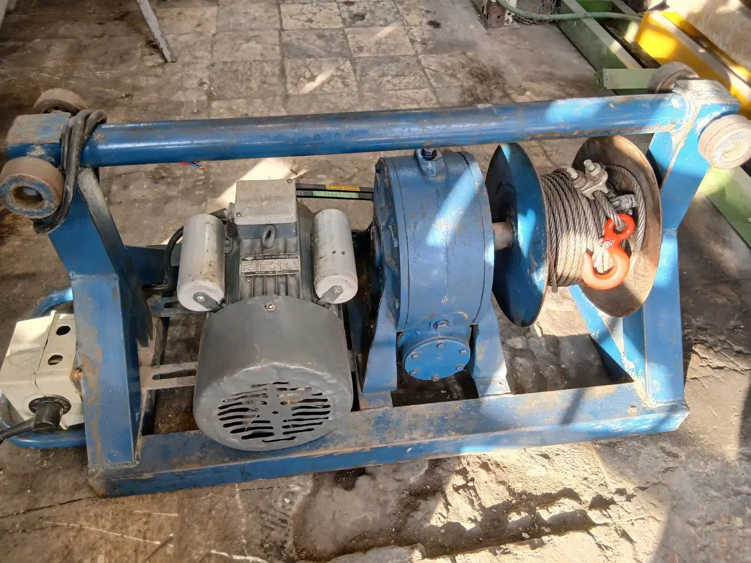 فروش انواع بالابر های ساختمانی در حد نو|ماشینآلات صنعتی|مشهد, ولیعصر (شهرک غرب)|دیوار