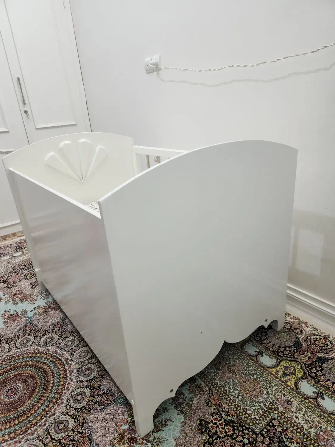 تخت گهواره ای شو و ثابت نوزاد تا ۴ سالگی|تخت و صندلی بچه|بروجرد, |دیوار