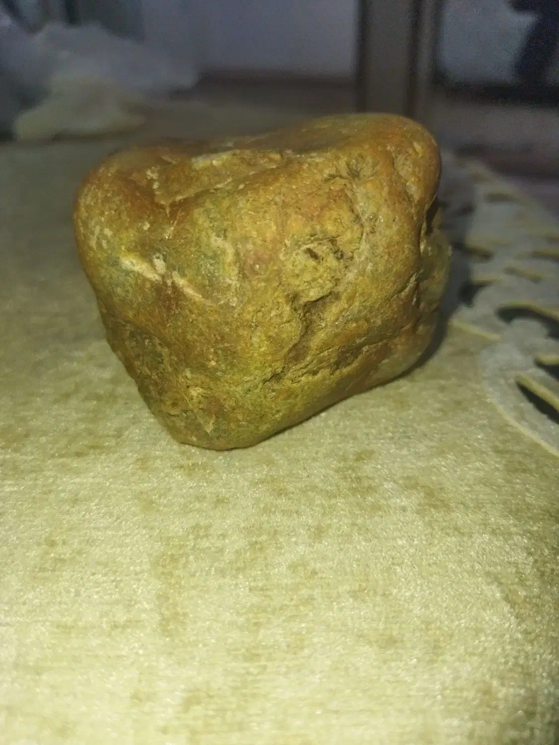 سنگ قیمتی یک عدد سنگ قیمتی تقریباً به وزن ی|کلکسیون اشیاء عتیقه|ارومیه, |دیوار