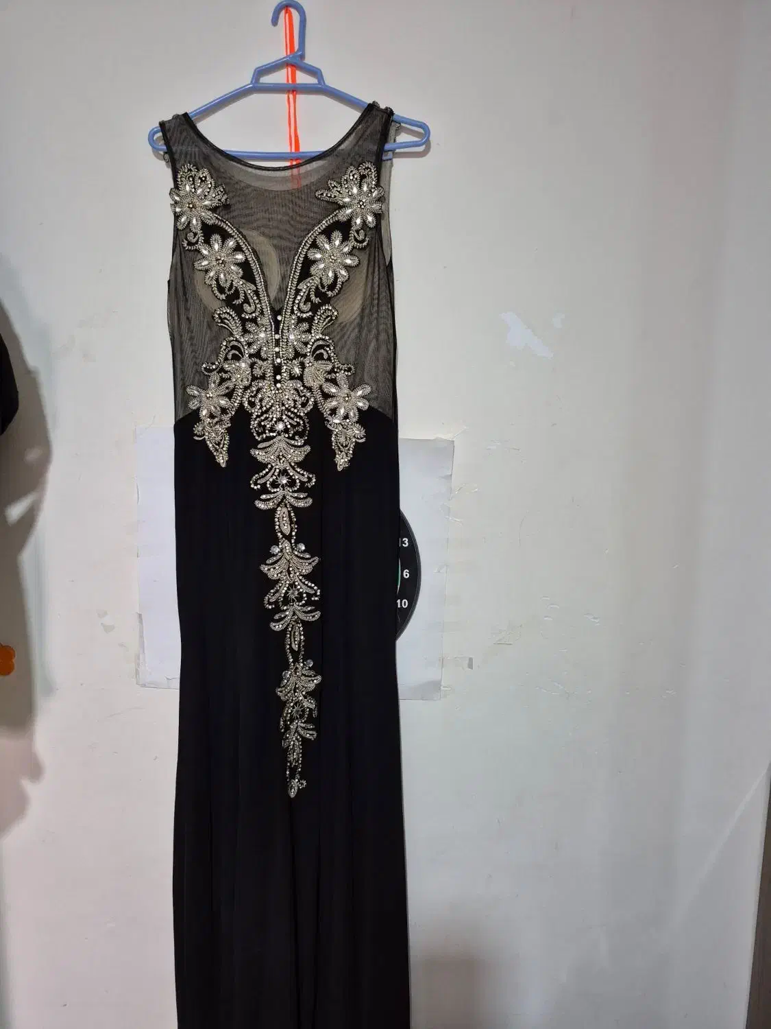 لباس مجلسی|لباس|ساری, |دیوار