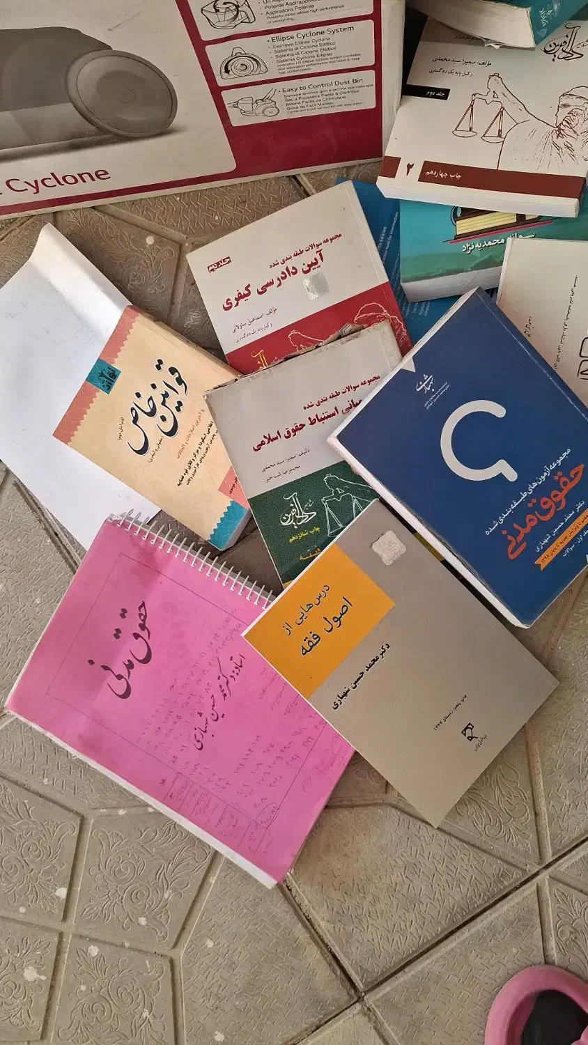 حجم های زیاد ۲۰۰ هزار تومن و حجم های کم ۱۳۰|کتاب و مجله آموزشی|هشتگرد, شهرک راه آهن|دیوار