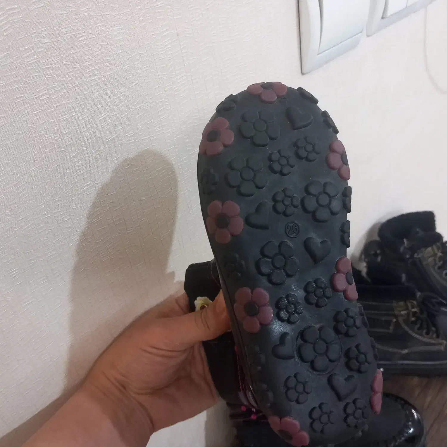 بوت بچگانه در حد نو|کفش و لباس بچه|بروجرد, |دیوار