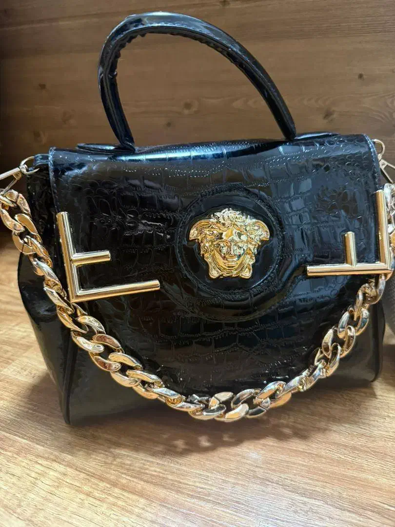 کیف|کیف، کفش، کمربند|گرمسار, |دیوار