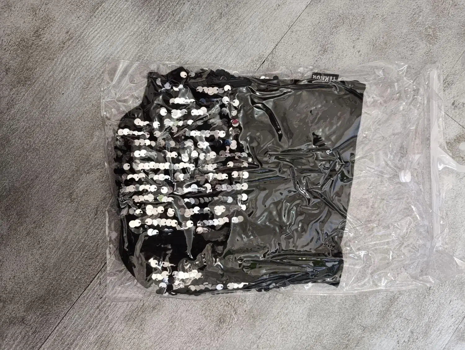 لباس خواب شیک|لباس|رباط‌کریم, مسکن مهر آبشناسان|دیوار