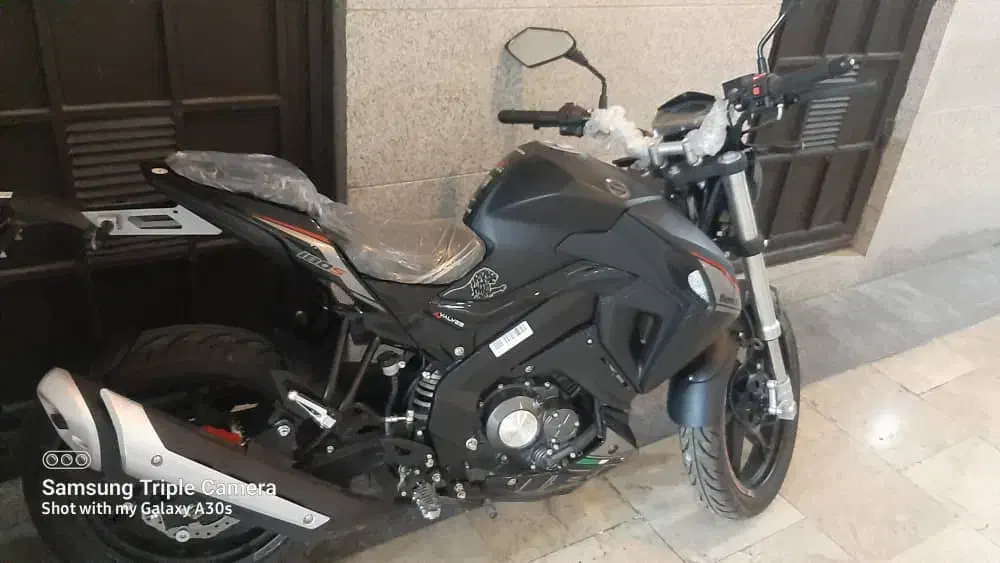 بنلی ۱۸۰ s|موتورسیکلت|مشهد, هفده شهریور|دیوار