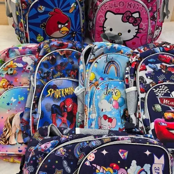 کوله پسرانه و دخترانه|کیف، کفش، کمربند|کرمانشاه, |دیوار