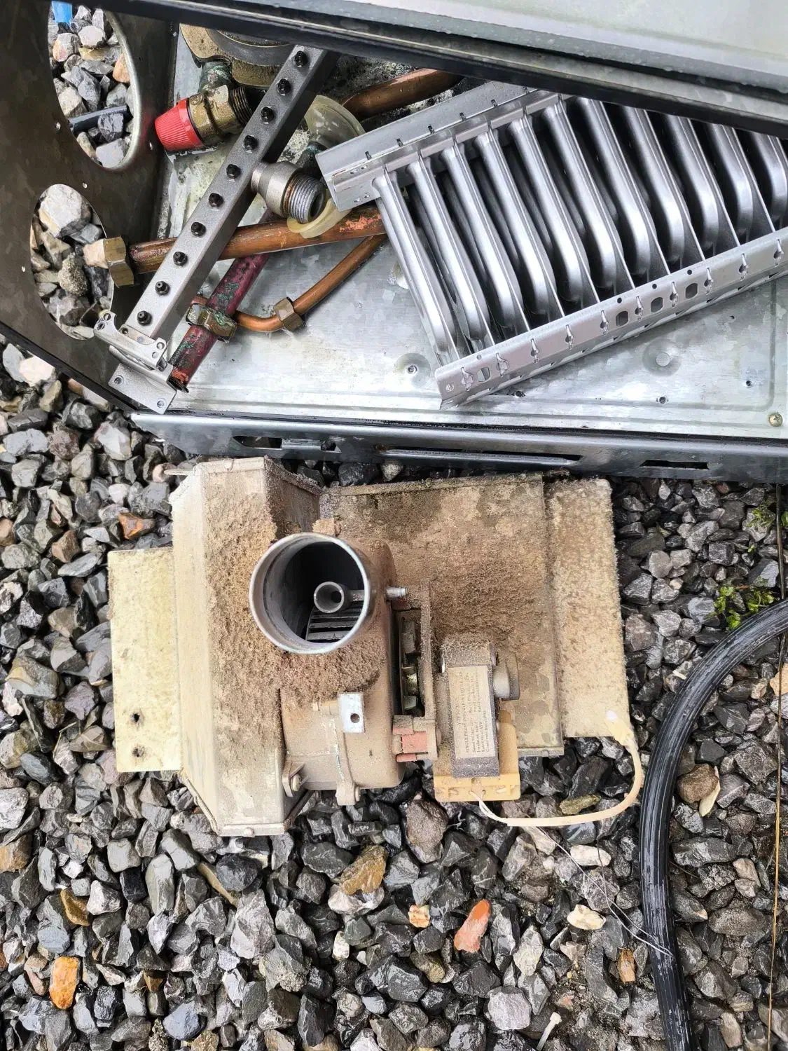 تعمیرات تخصصی پکیج و آبگرمکن دیواری|خدمات پیشه و مهارت|نور, |دیوار