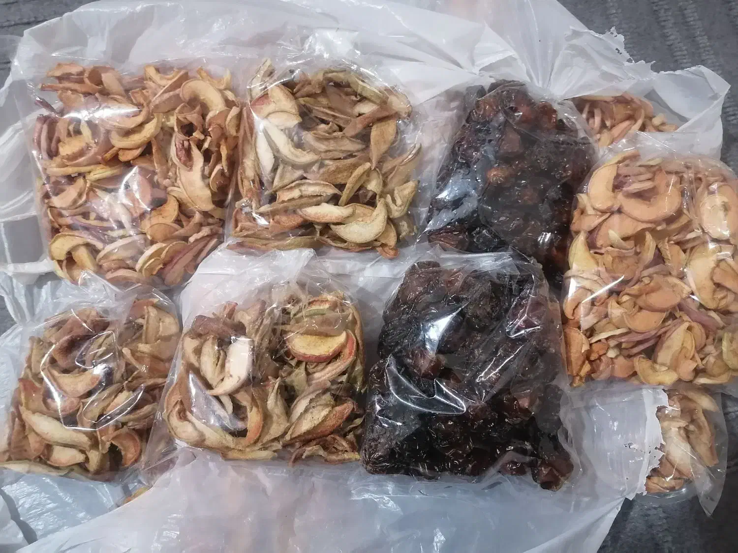 آلوچه برگه سیب و گلابی و ترشیجات|خوردنی و آشامیدنی|تربت‌حیدریه, شهرک ولیعصر|دیوار