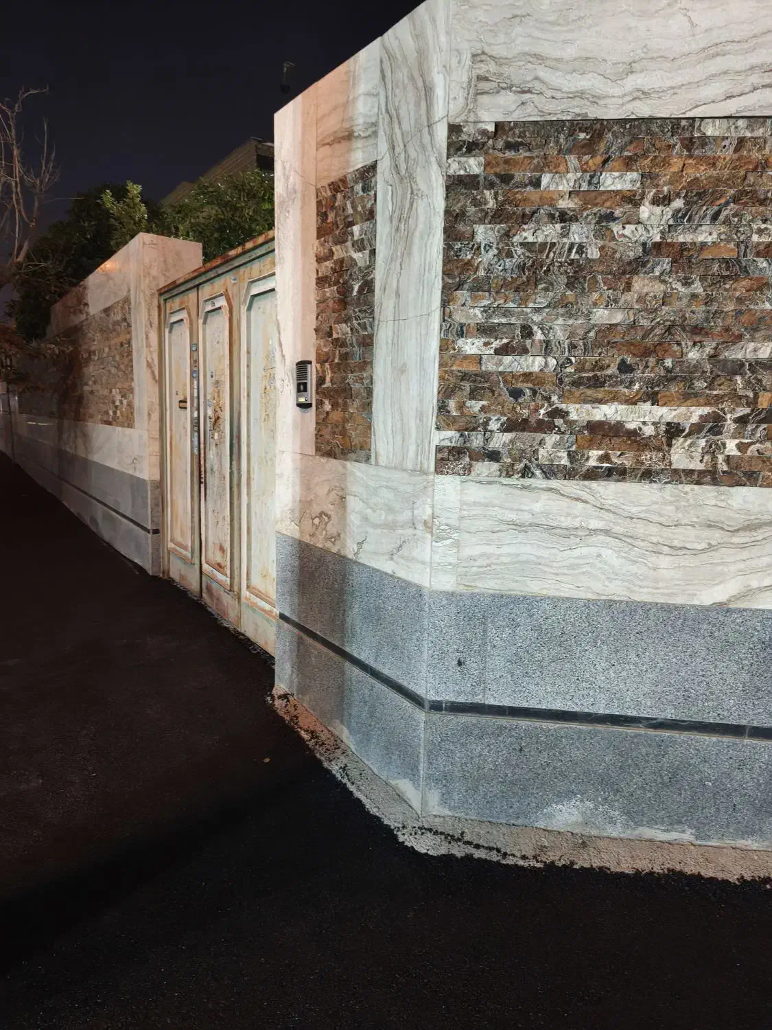 طبق پایین درب حیاط ماشین رو جای سه تا ماشین|اجارهٔ خانه و ویلا|شیراز, عادل آباد|دیوار